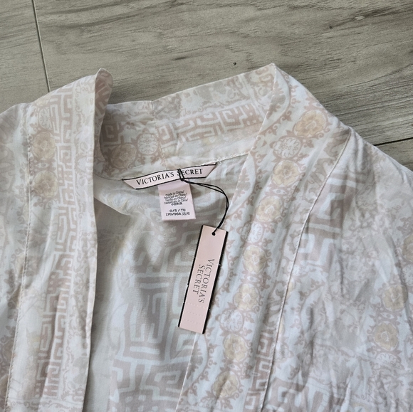 Victoria's Secret Cream and Pink Kimono - Picture 2 of 4
